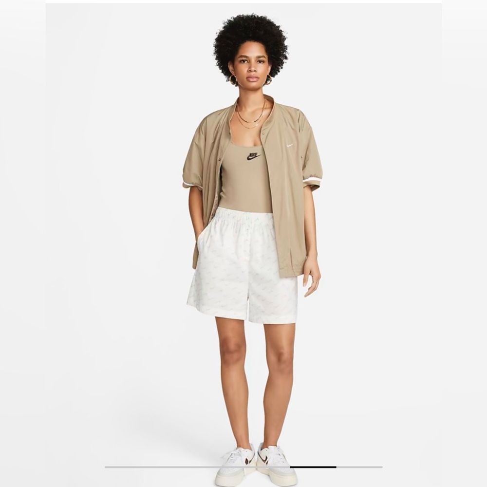 Nike Women’s Loose Fit 4” High-Waisted Woven Shorts Size: XS Color:Sail/Sail NWT